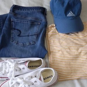 American Eagle medium wash skinny ankle jeans